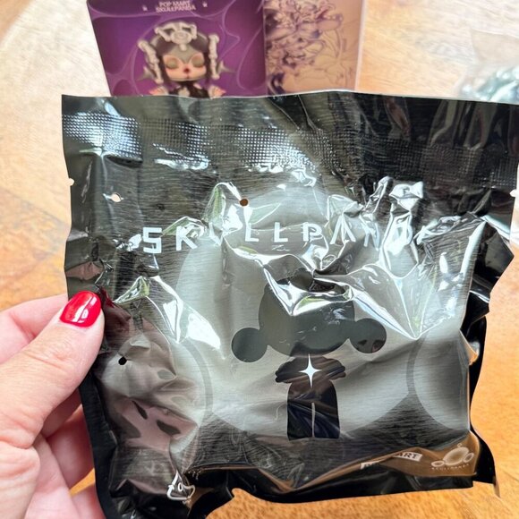 Skullpanda The Sound Series Figure Confirmed The Serenity-POP MART- NIB - Picture 6 of 7